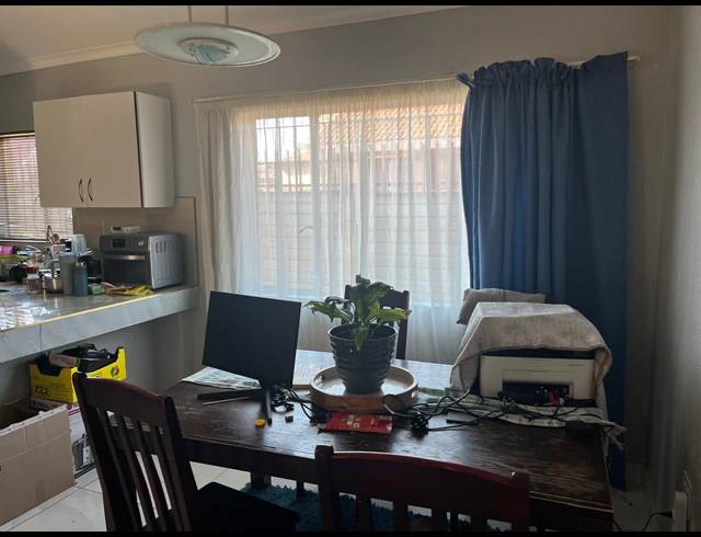 3 BEDROOM HOUSE FOR SALE IN FLORA PARK
